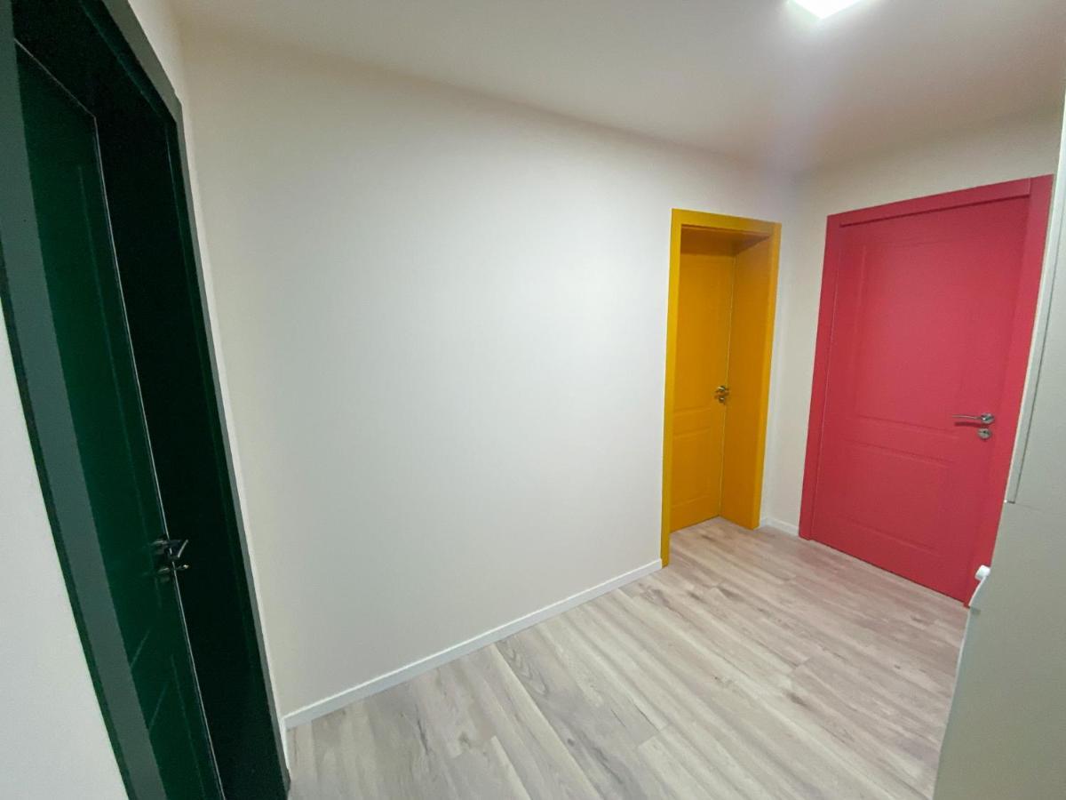 Three Doors Apartments, Kiwi 1+1 Apartment Тирана Екстер'єр фото