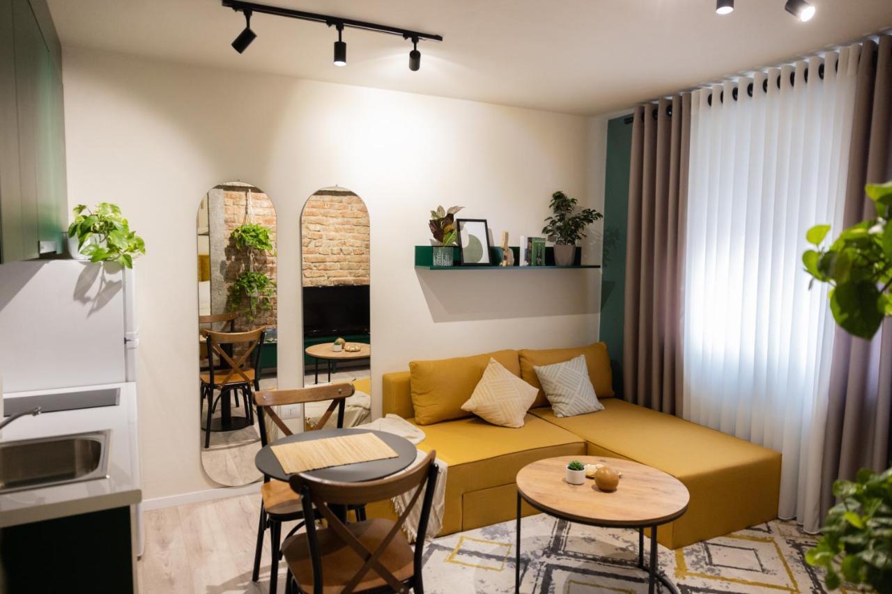 Three Doors Apartments, Kiwi 1+1 Apartment Тирана Екстер'єр фото