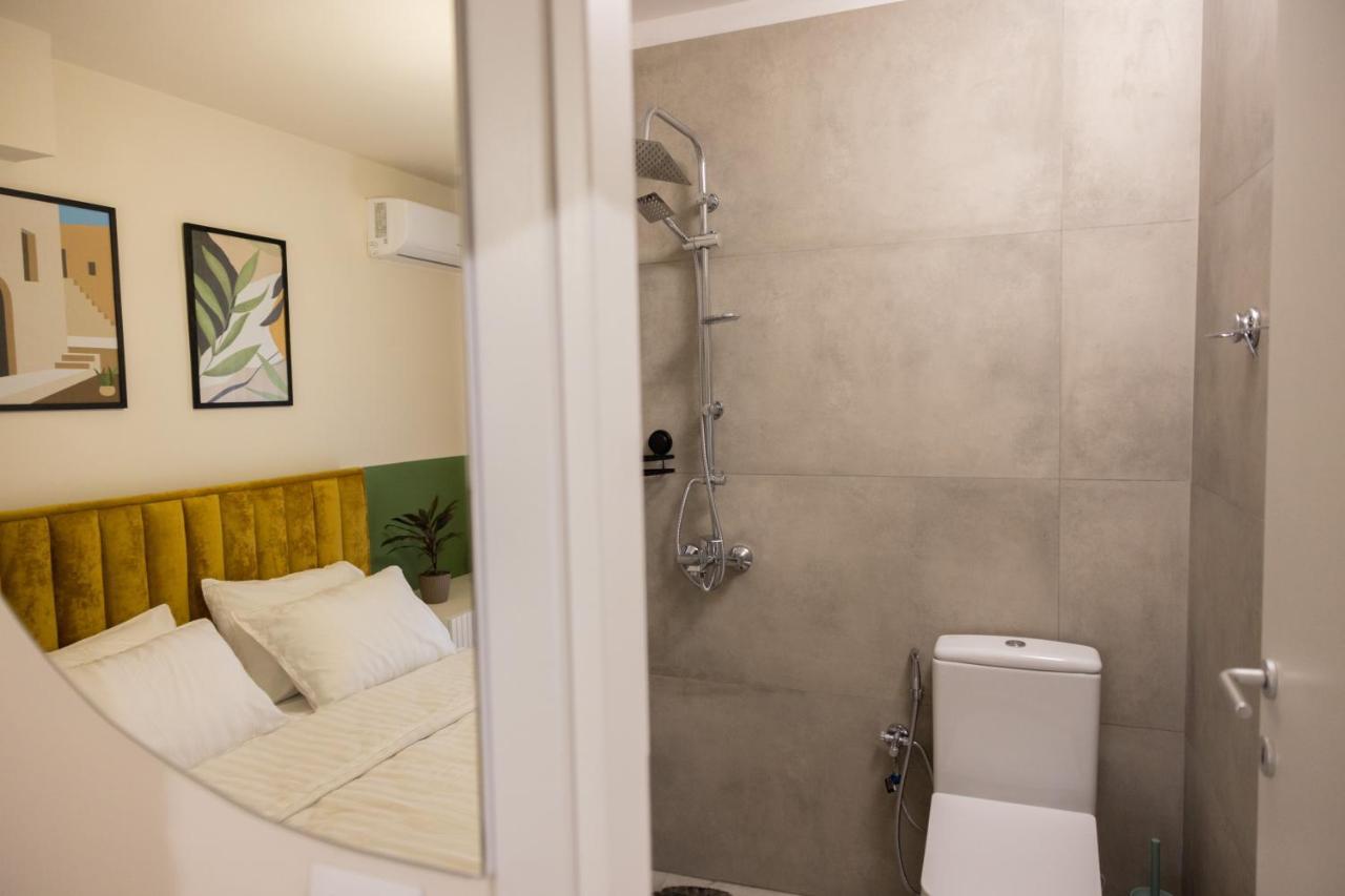 Three Doors Apartments, Kiwi 1+1 Apartment Тирана Екстер'єр фото